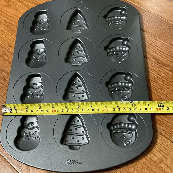 Wilton  CHRISTMAS NOVELTY BAKING PAN - Picture 8 of 9
